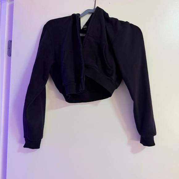 SKIMS Cotton Fleece Cropped Zip-Up Hoodie in Onyx - Picture 6 of 9